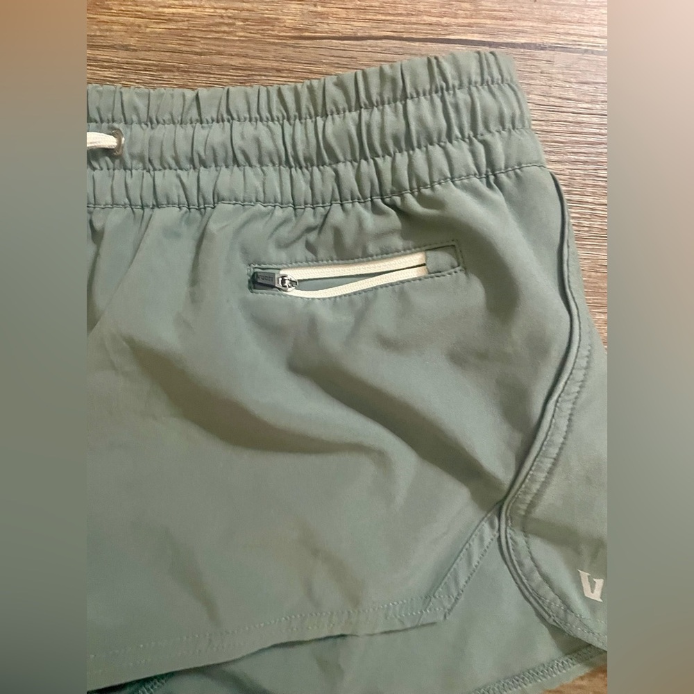 Vuori Shorts Women’s Small Green Clementine Lined Elastic Running VW304 Athletic - Picture 8 of 12